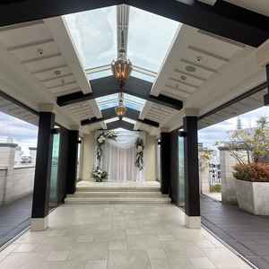 雨が降っていてもフラワーシャワーなどができる