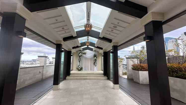 雨が降っていてもフラワーシャワーなどができる