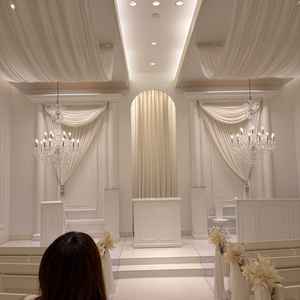 真っ白なチャペルでとても綺麗