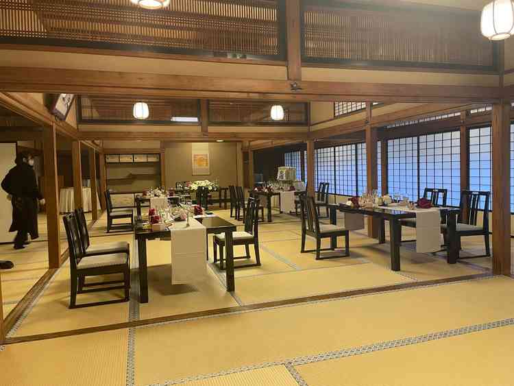 明治神宮内苑を含め、テイストの異なる披露宴会場がある