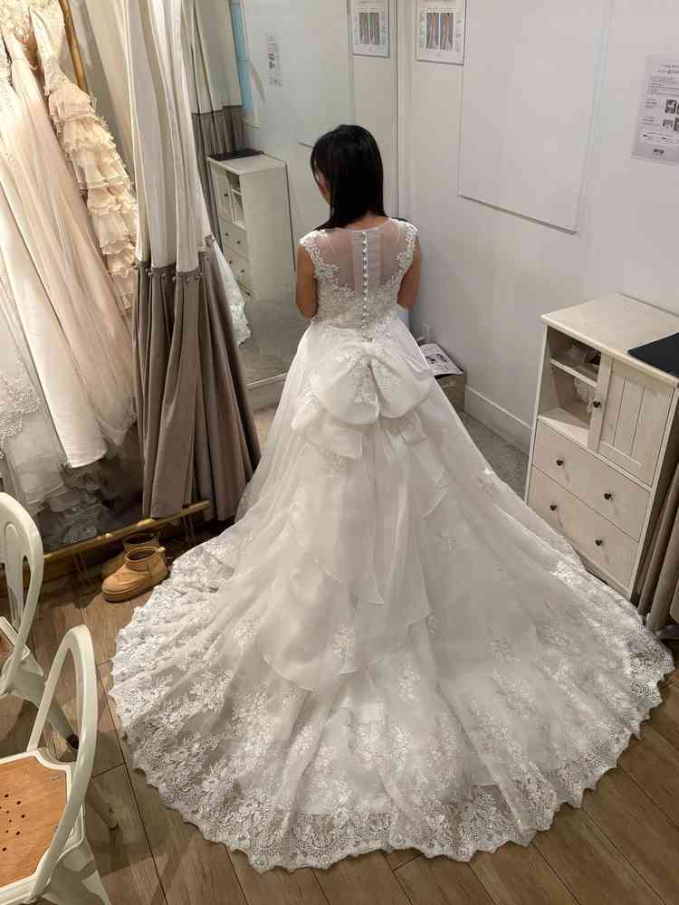 骨格診断、試着までさせていただきました。実際の式のイメージが沸いて、すごく良い体験でした。