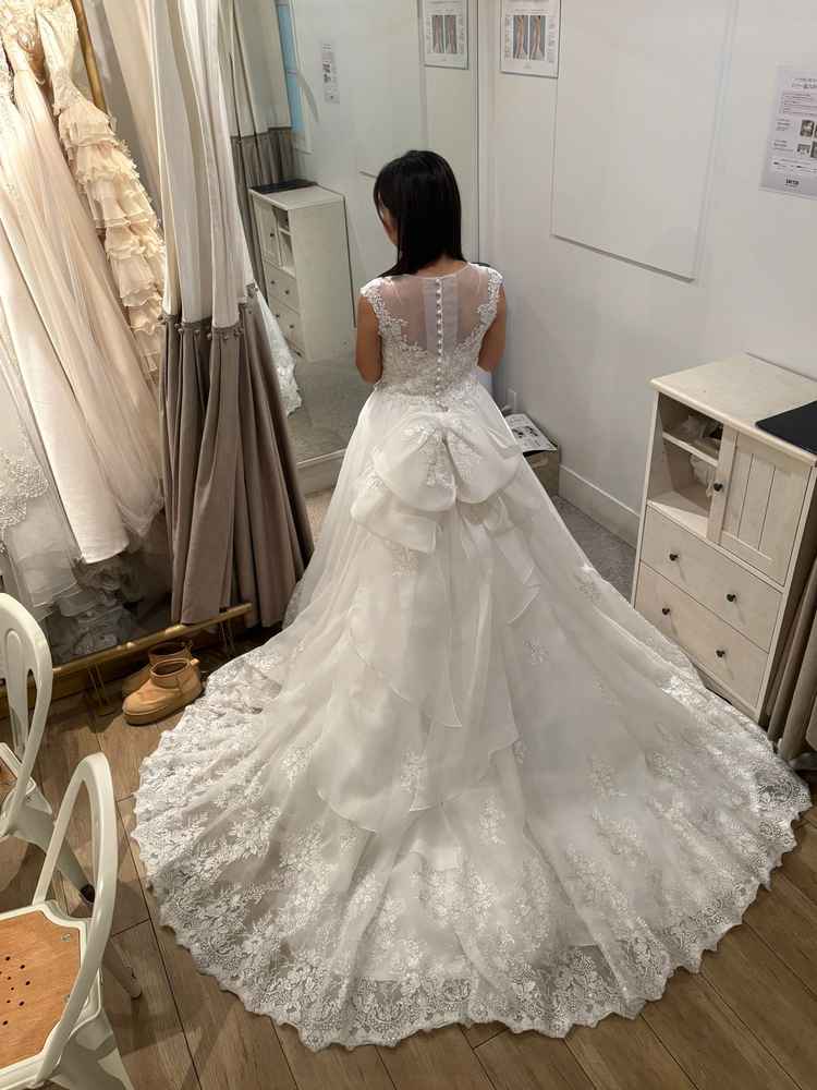 骨格診断、試着までさせていただきました。実際の式のイメージが沸いて、すごく良い体験でした。