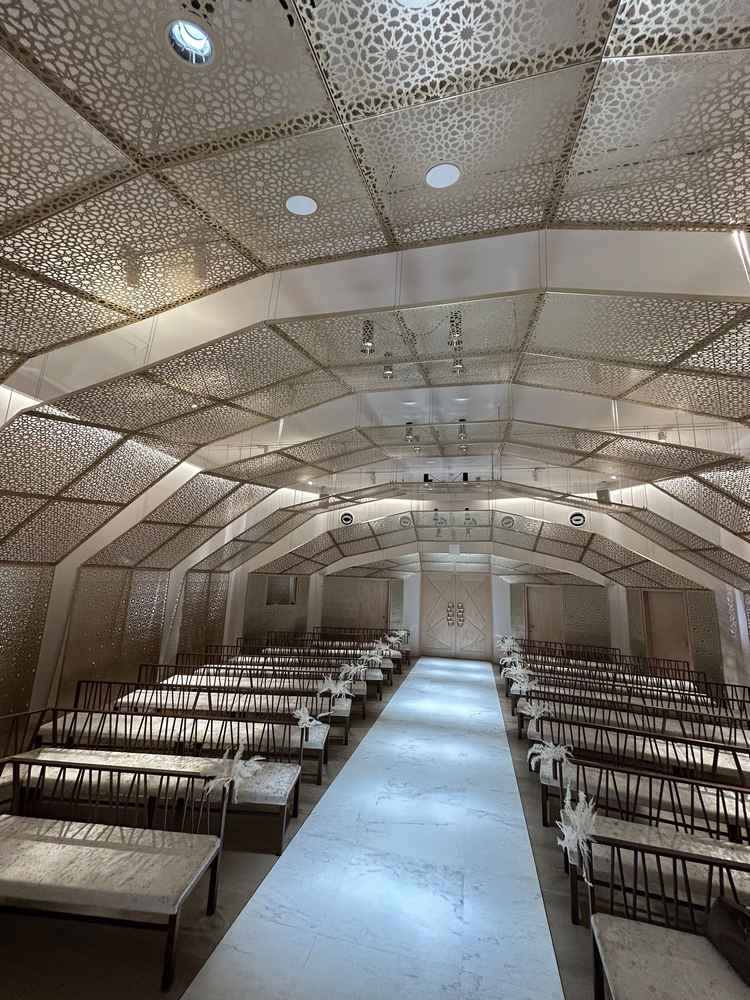 挙式会場。前から客席を見たときの写真。