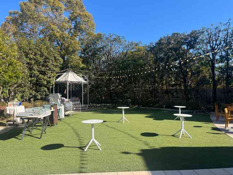 披露宴会場横のガーデン。想像より広く、開放感を感じた。