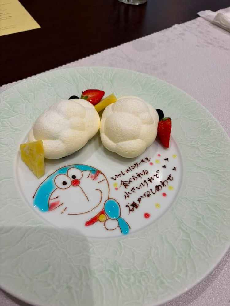 デザートです。細かい気配りも素晴らしいです