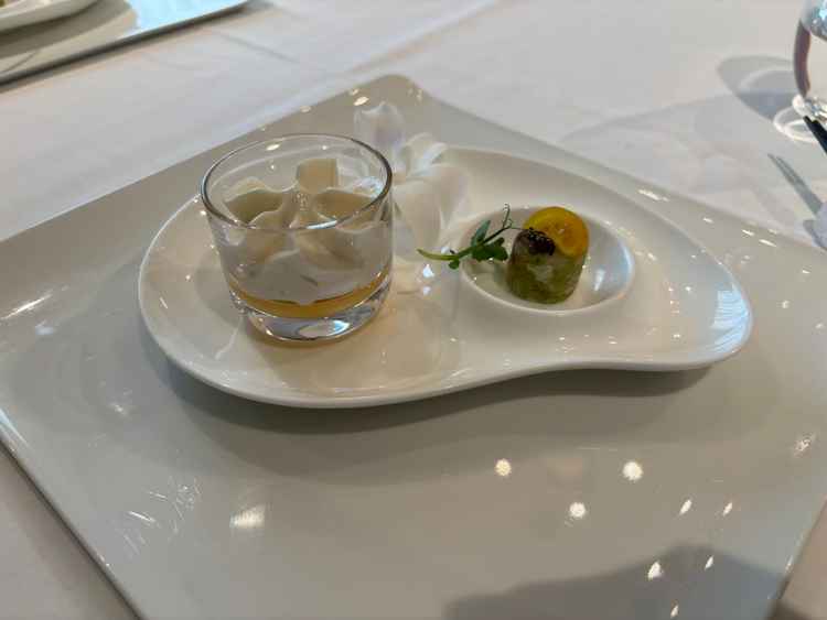 シェフのライブパフォーマンスで料理が食べられてとっても美味しかった