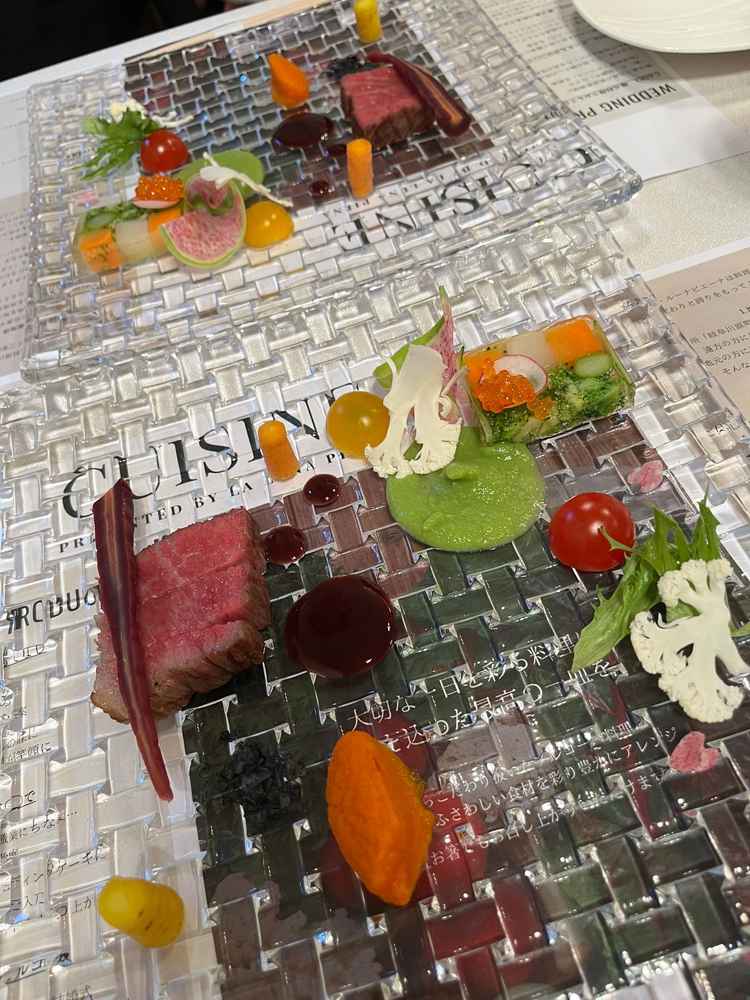 料理のなかで1番気に入った飛騨牛と前菜プレート 味がとても美味しくて、見た目がお洒落で高級感があった
