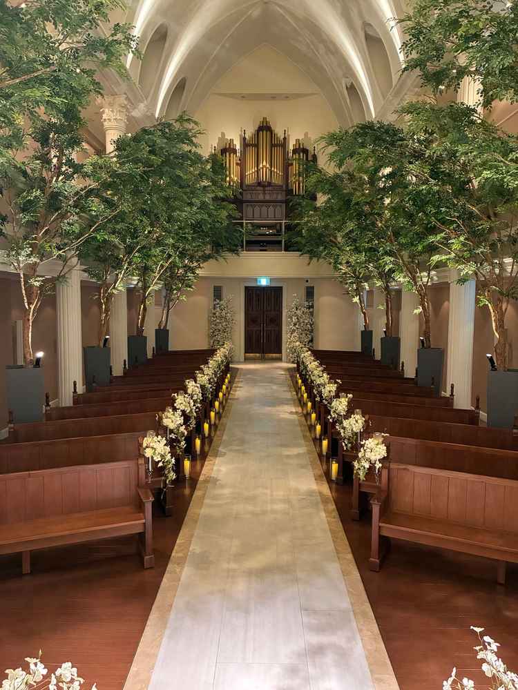 チャペルの祭壇からの景色。パイプオルガンがありました。