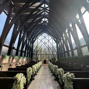 13mのチャペルには本当に圧倒されました。シルエットベールダウンができます。