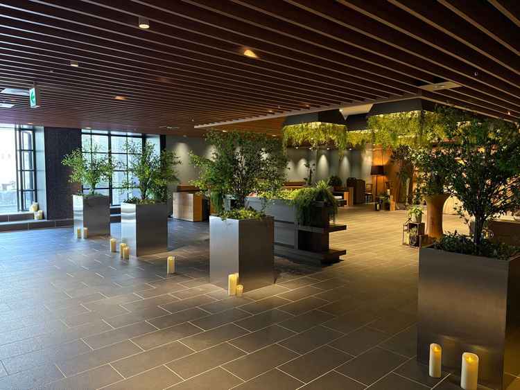 式の後や、披露宴の前に、0.5次会として使用できるスペースです。