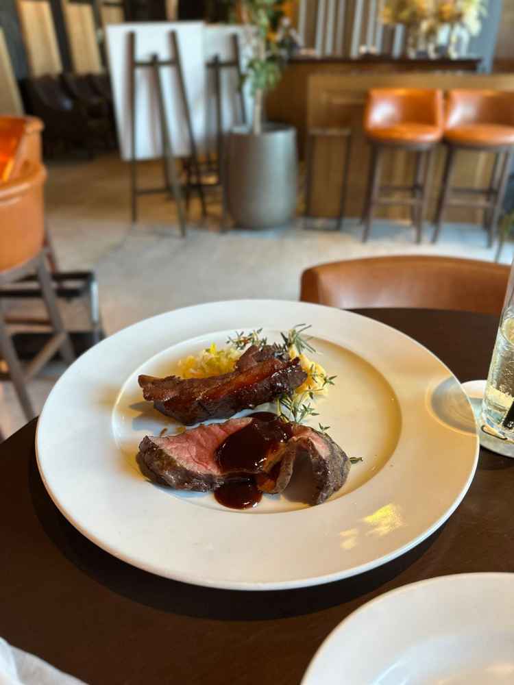 試食したメイン料理の写真。アメリカンスタイルが特徴的で美味しかった。