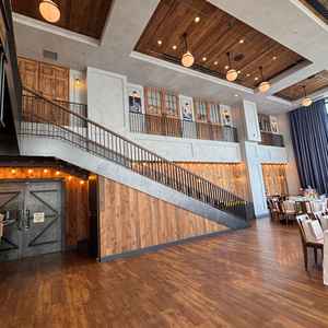 階段入場ができる披露宴会場が素敵でした。