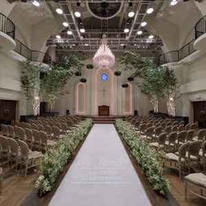 チャペル。天井が高いです。