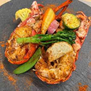 エビの料理はスパイシーで美味しくて盛り付けも鮮やかでびっくりしました。