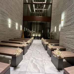 チャペルは広告写真の通り、とても綺麗で広くはないものの圧迫感は覚えなかった