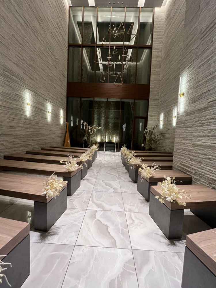 チャペルは広告写真の通り、とても綺麗で広くはないものの圧迫感は覚えなかった