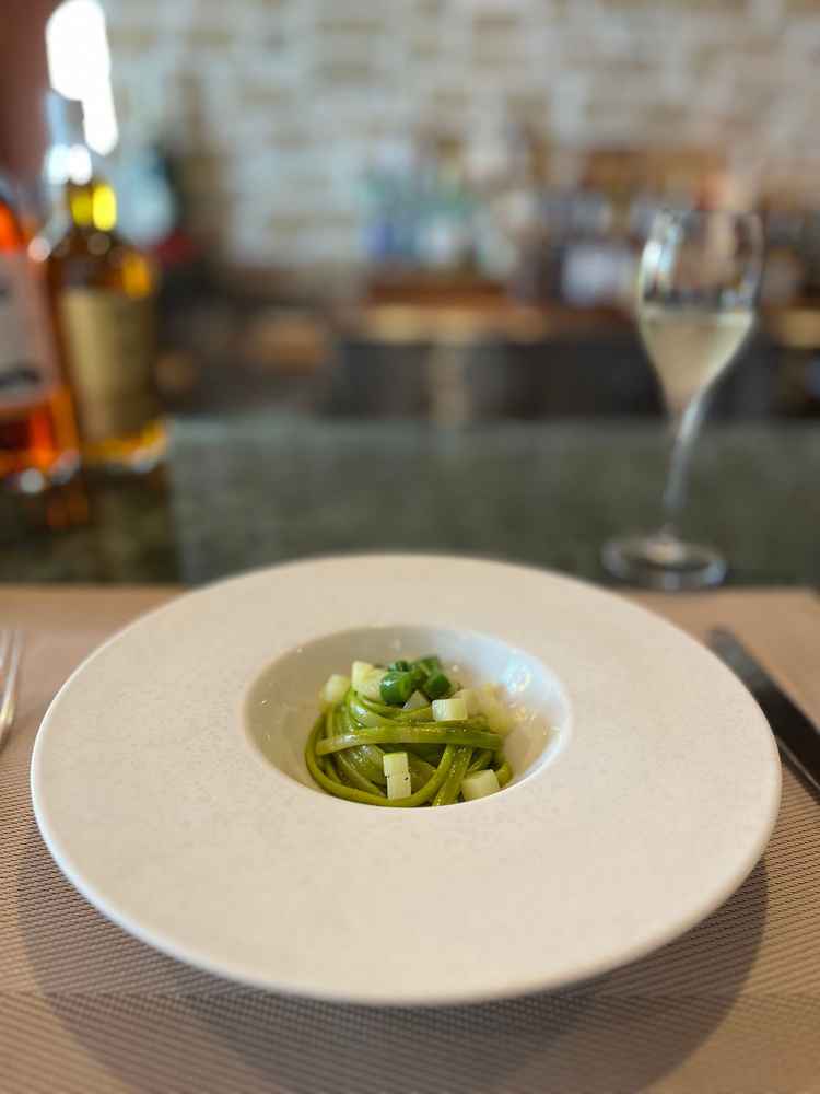 試食①イタリアンらしくパスタです。2人で伺ったので2種類出していただきました。