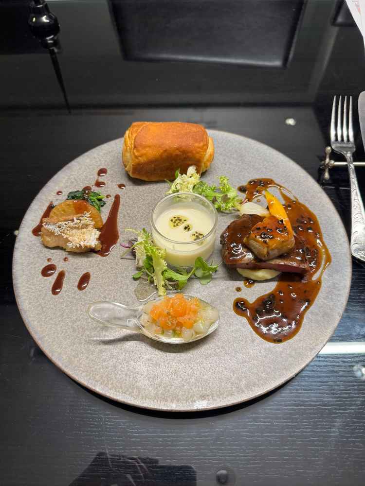 試食の写真。盛り付けもおしゃれで、お味もとても美味しかったです。