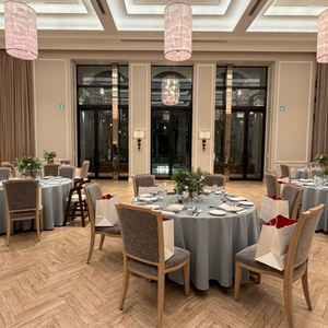 披露宴会場を着座の視点で撮った写真