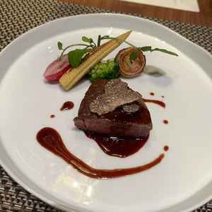 試食した料理のメインです。お肉が柔らかく美味しかったです。
