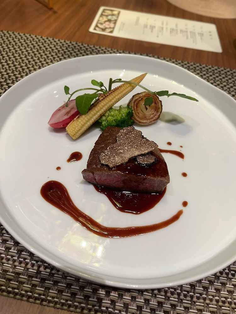 試食した料理のメインです。お肉が柔らかく美味しかったです。