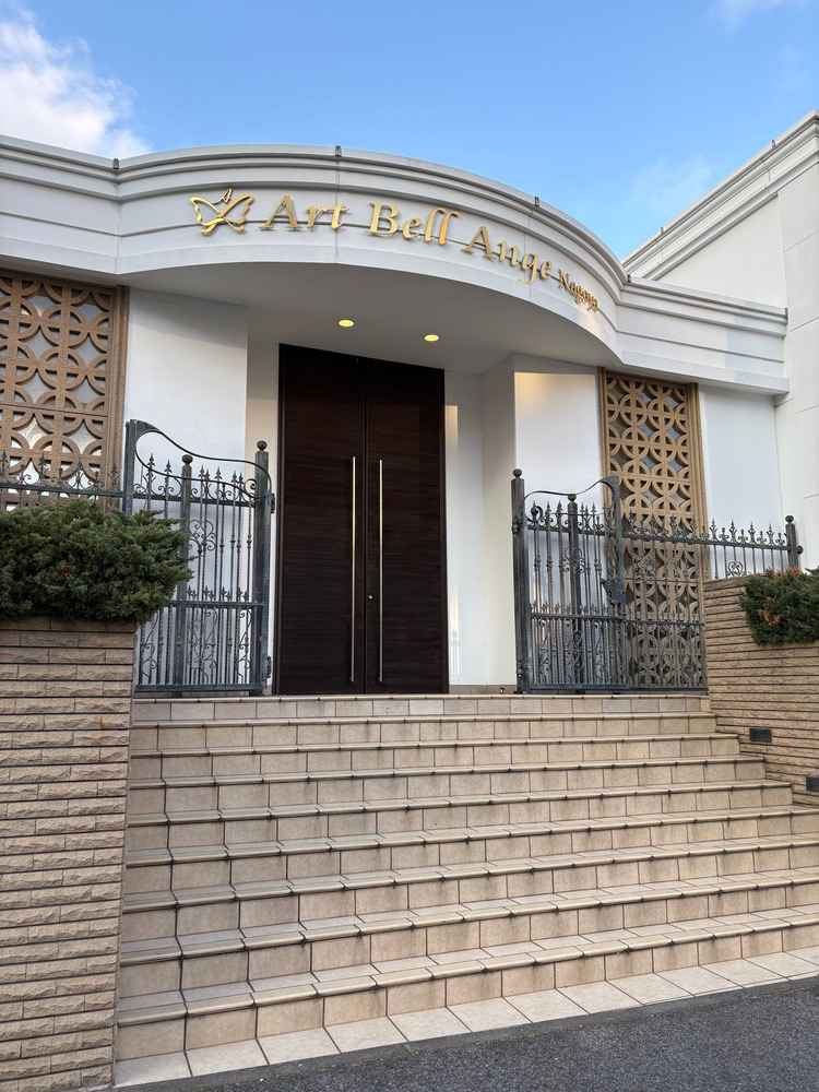 荘厳で気品溢れる入り口でした。