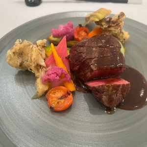 お肉の料理が美味しかった。