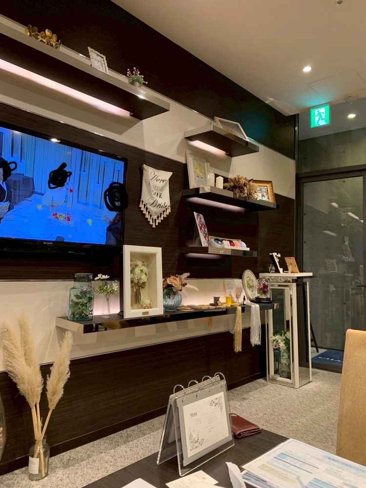 待合室の装飾。ラグジュアリーな雰囲気。