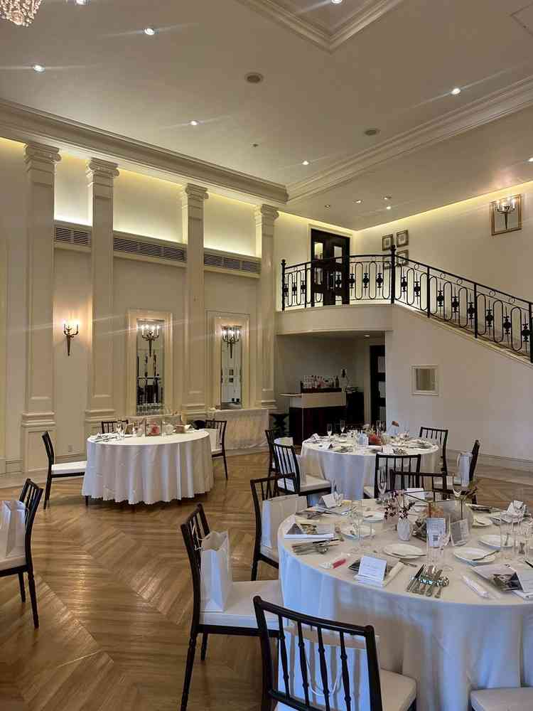 披露宴会場の階段が良い