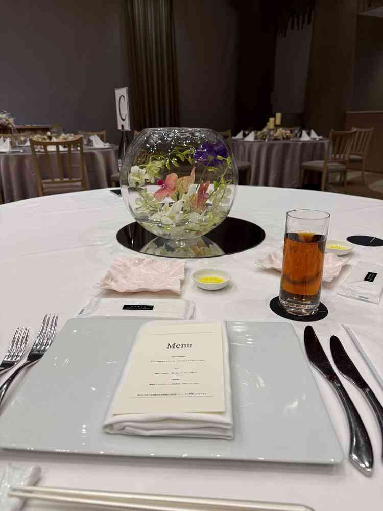 テーブルによってお花が違ったりテーブルクロスの色が違ったり、想像がしやすかった。試食会にぴったりなボ