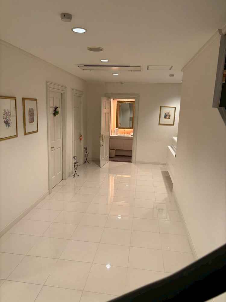 新郎新婦控室の写真。ゲストとは会わない動線になっていました。１日使用できる点も◎