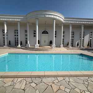 広くて庭園の見栄えがすごい。ここでパーティーしたい