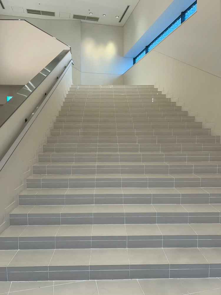 天候に左右されずにフラワーシャワーを行えます。