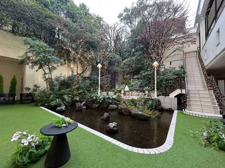 ガーデン。曇天だったが、緑が綺麗だった。