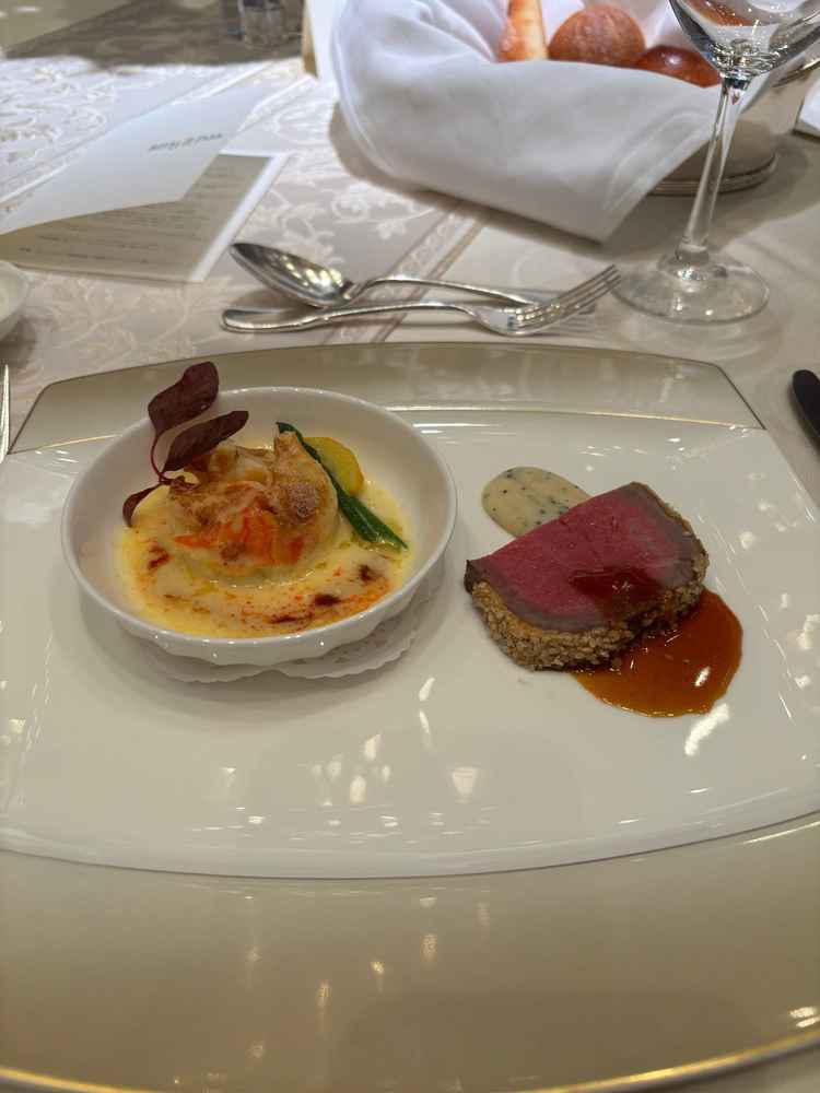 エビのグラタンが一番美味しかったです。バニラの味がほんのりしてたくさん食べたくなりました