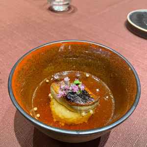 フォアグラのお茶漬けですをしその香りがとても素敵でした。感動的な美味しさです。