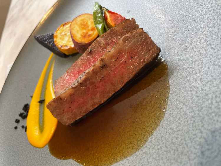 お肉も美味しかったのと、添えている野菜も季節感を感じて良かったです。
