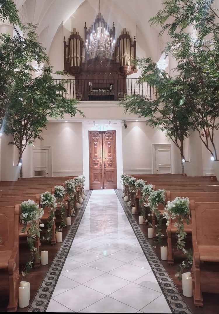 チャペル(前から)  2階にパイプオルガンがある