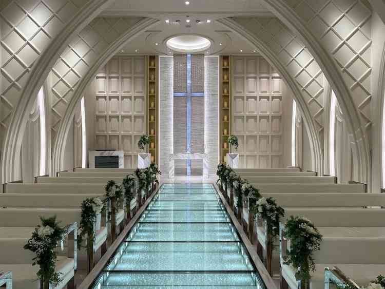 チャペル点灯時。消灯時とは違った綺麗さがありました。