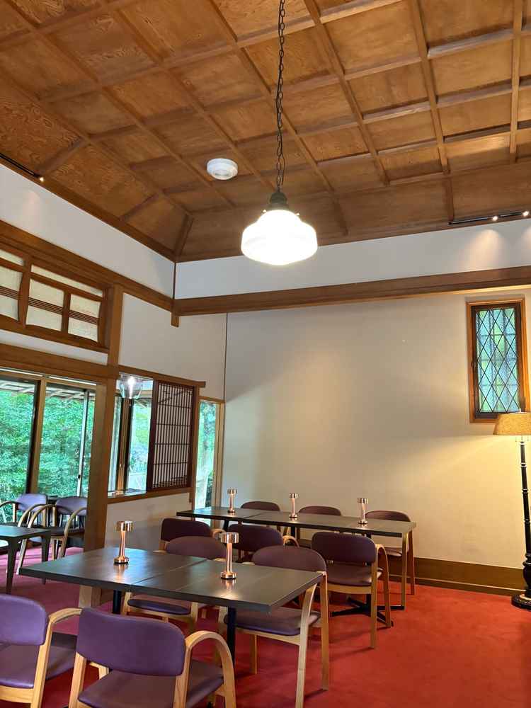 前室？からも緑を感じることができ、落ち着いた雰囲気がとてもよかったです。