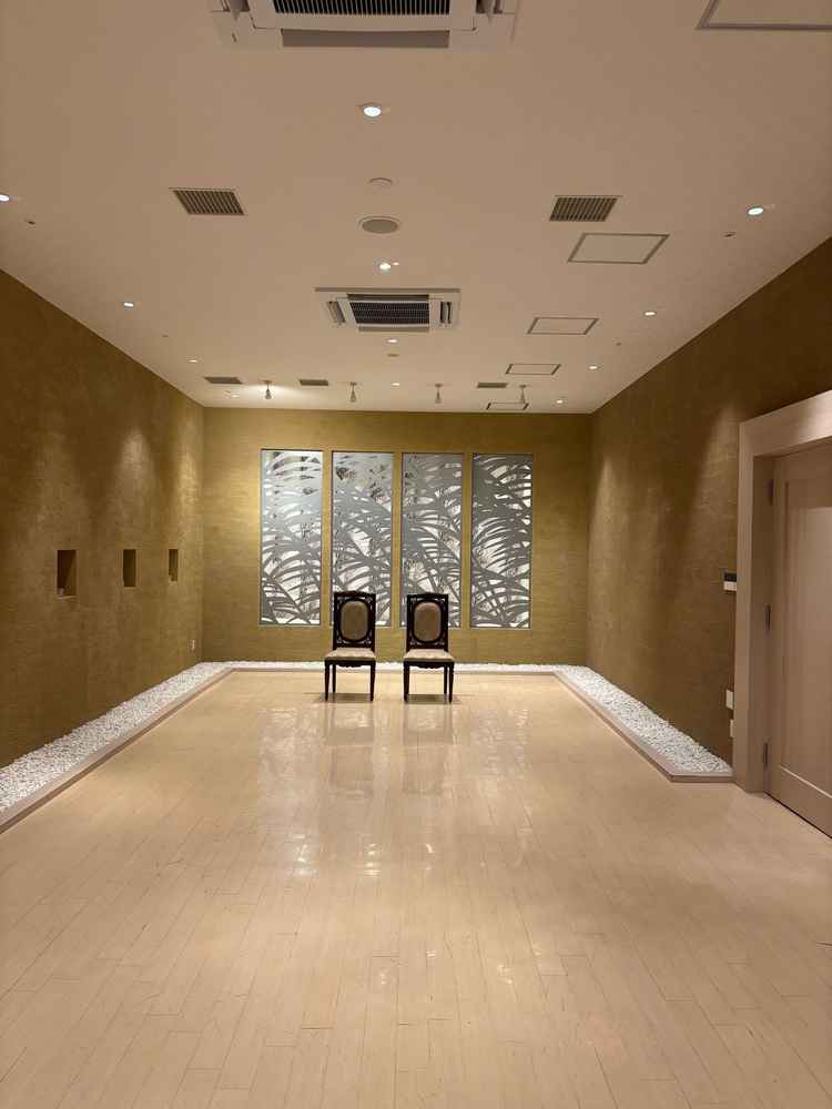 両家の親族のご紹介（顔合わせ）の部屋です。プラス料金が掛かることなく、式場の方が紹介をしてくれる。