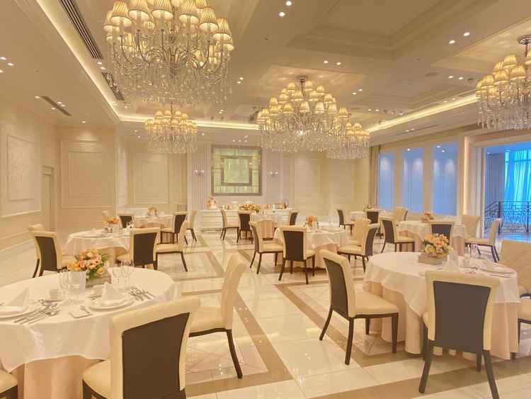 少し小さめの会場です。後方でもふたりが良く見えます。証明は大きな会場に比べ、少し温かな印象でした。