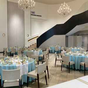 会場GLASSは階段が特徴的で、入場シーンなど華やかにおこなえると感じました。