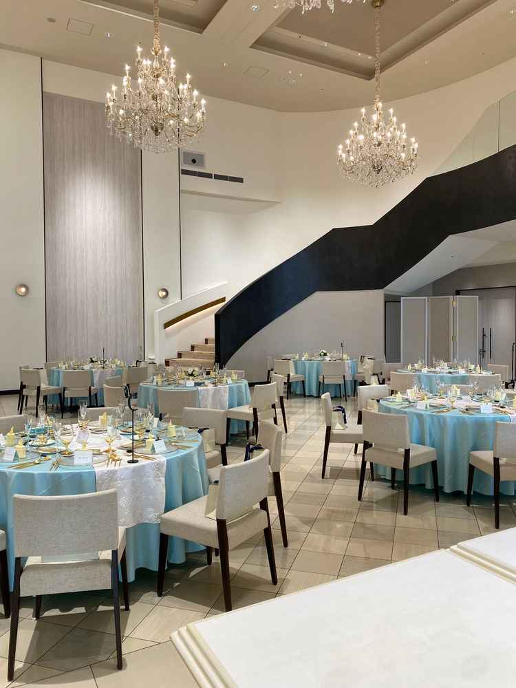 会場GLASSは階段が特徴的で、入場シーンなど華やかにおこなえると感じました。