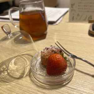 会場に着いてすぐウェルカムスイーツのおもてなし。式場見学でこんな体験は初めてで嬉しかったです！