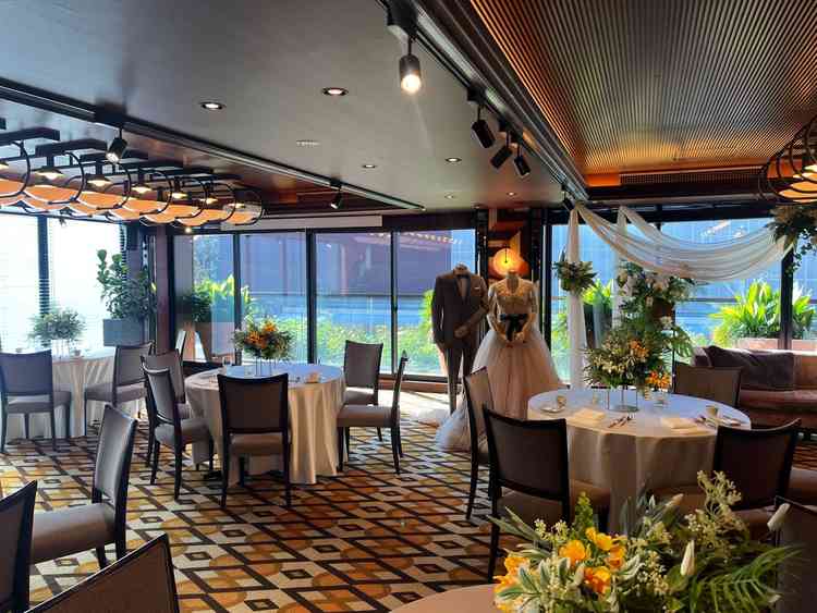 披露宴会場。雰囲気が良く、おしゃれな印象でした。