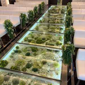 このバージンロードにお花が敷き詰められていることに感動した。歩きたいと思った。大阪ではここだけらしい