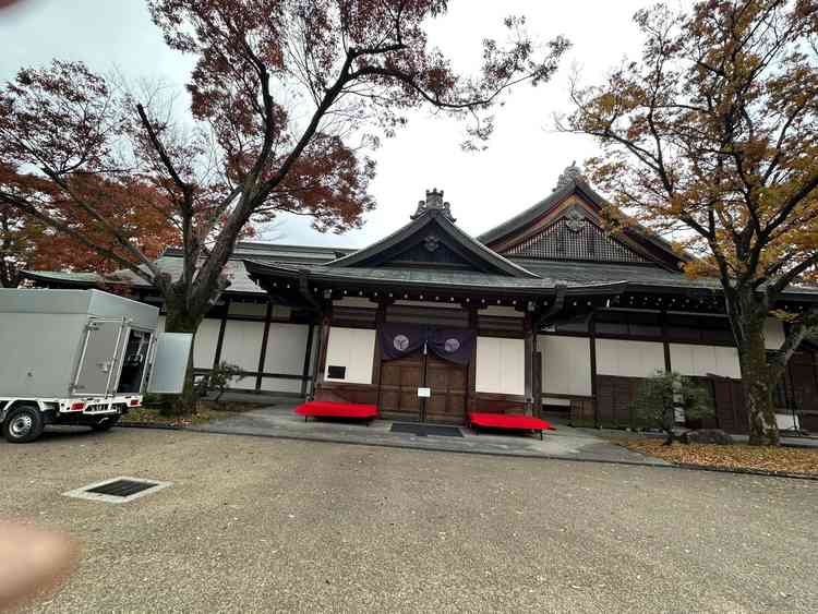 迎賓館の正面の外観