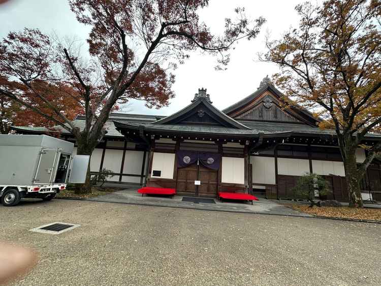 迎賓館の正面の外観