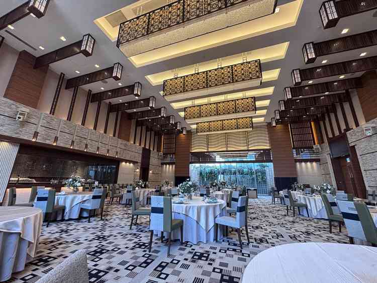 披露宴会場のもう1つのお部屋も落ち着いた雰囲気で、好みによって変えれそうなところが好印象でした。